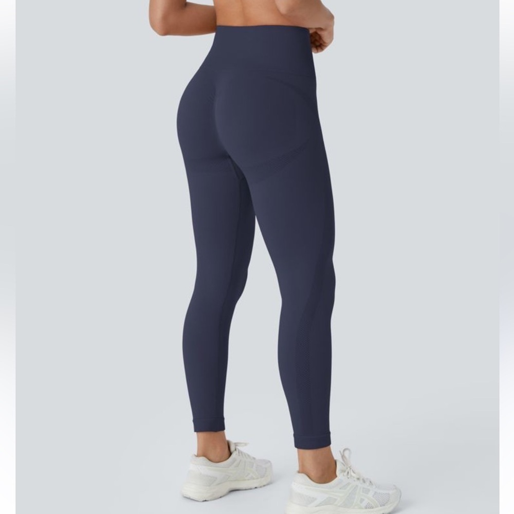 NWT Halara Seamless Flow High Waisted Ruched 7/8‎ Yoga Leggings large